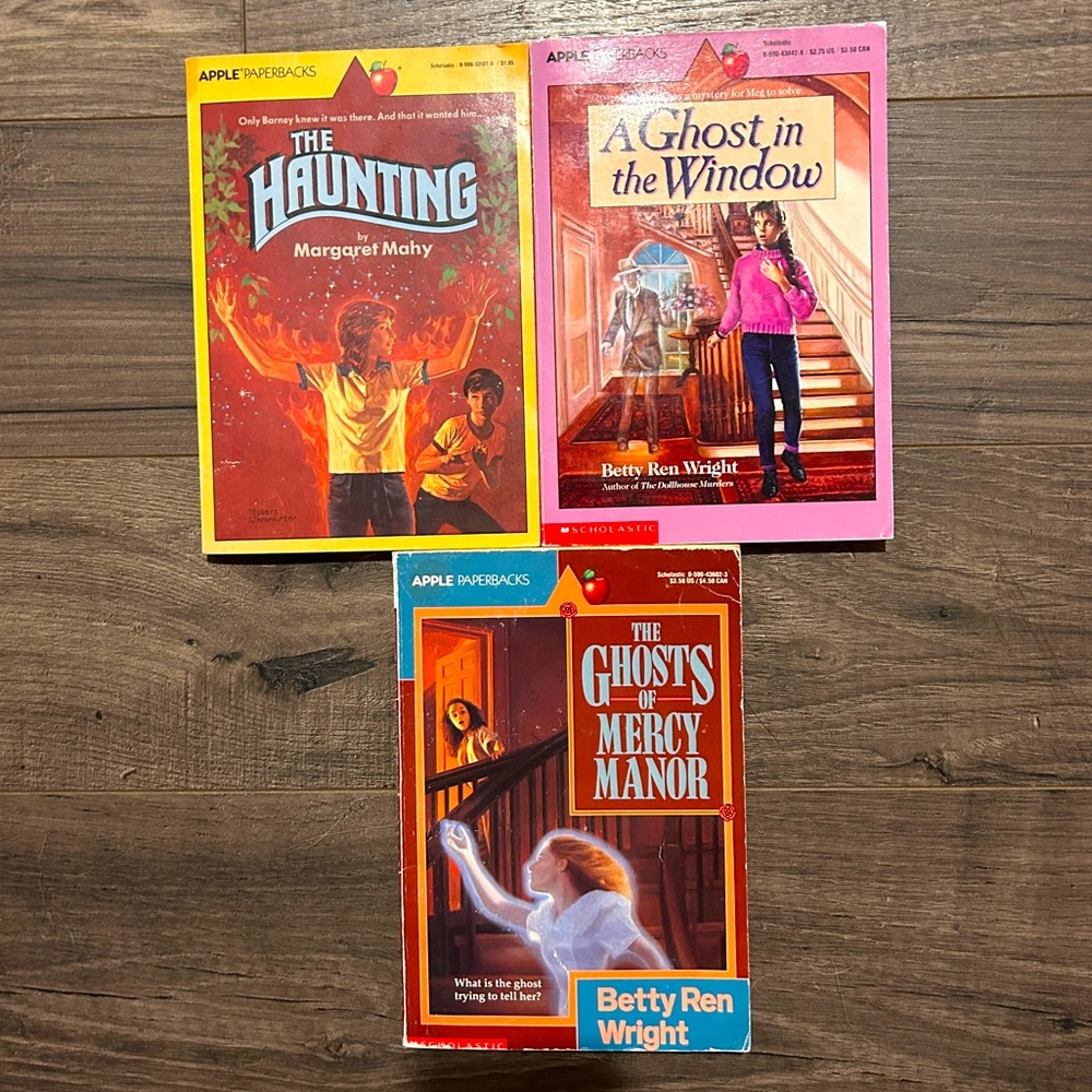 Vintage Apple Paperbacks Ghost Story Book Bundle